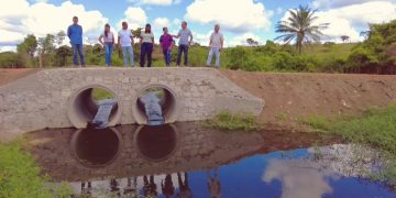 As vereadoras, Maria Aparecida de Jesus Silva (Cida) e Rosimery Lima Espíndola (Mery), estiveram visitando as obras que elas pediram ao prefeito Iran Cordeiro para executar, tendo em vista a importância para a comunidade.