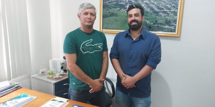 O Secretário de Meio Ambiente, Perival Júnior, falou da importância da coleta seletiva, que impacta no reaproveitamento de materiais recicláveis e ecologicamente reutilizáveis.