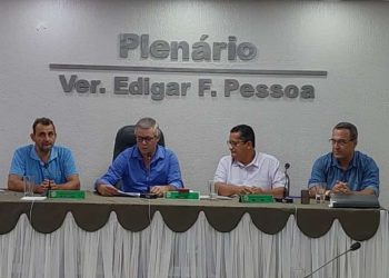 Câmara de Vereadores de Serra dos Aimorés presta homenagem a familiares do ex-vereador Sr. “Garrim”.