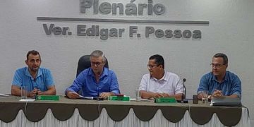 Câmara de Vereadores de Serra dos Aimorés presta homenagem a familiares do ex-vereador Sr. “Garrim”.