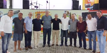 O Prefeito de Serra dos Aimorés Iran Cordeiro e o Presidente da Câmara Cuca  marcaram presença no lançamento da pedra fundamental da reconstrução da Estrada de ferro Bahia-Minas em Caravelas.
