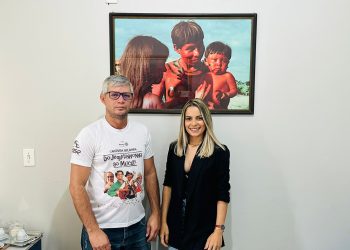 Presidente da Câmara Cuca prestigia o retorno da Diretora Daniela após 06 meses de afastamento por licença maternidade.