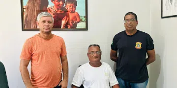 Presidente da Câmara Cuca recebe Manoel portador de necessidades especiais para tratar de assuntos relacionados ao amparo aos necessitados assim como ele.