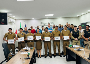 Policiais Militares de Serra dos Aimorés são homenageados pela Câmara de Vereadores.