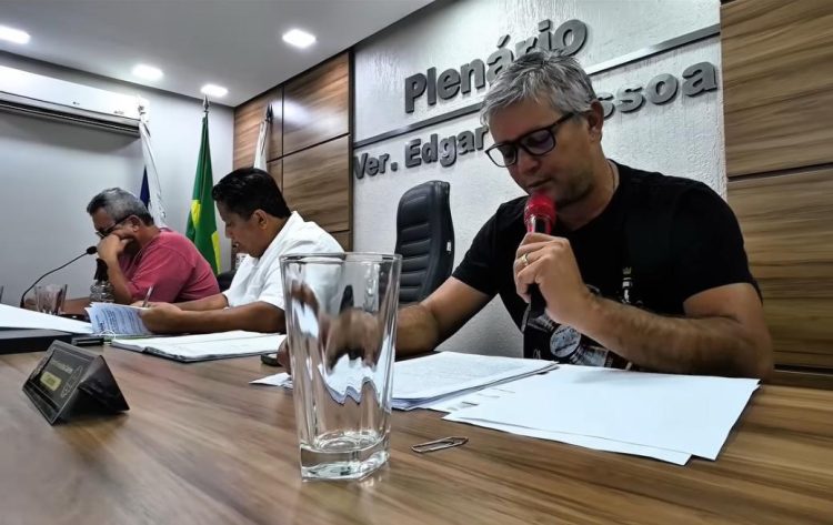 Câmara de vereadores aprova projeto de lei de recomposição salarial para servidores da prefeitura de Serra dos Aimorés.